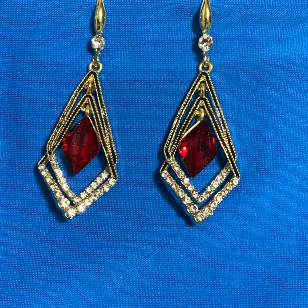 Red Stone Drops Fashion Earrings